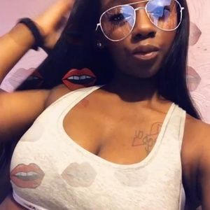 Meet your Posher, Kaila